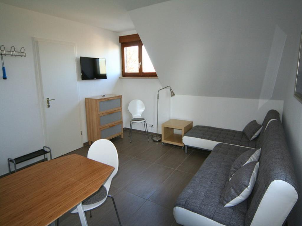Cafe Perlmuschel Apartment Iznang
